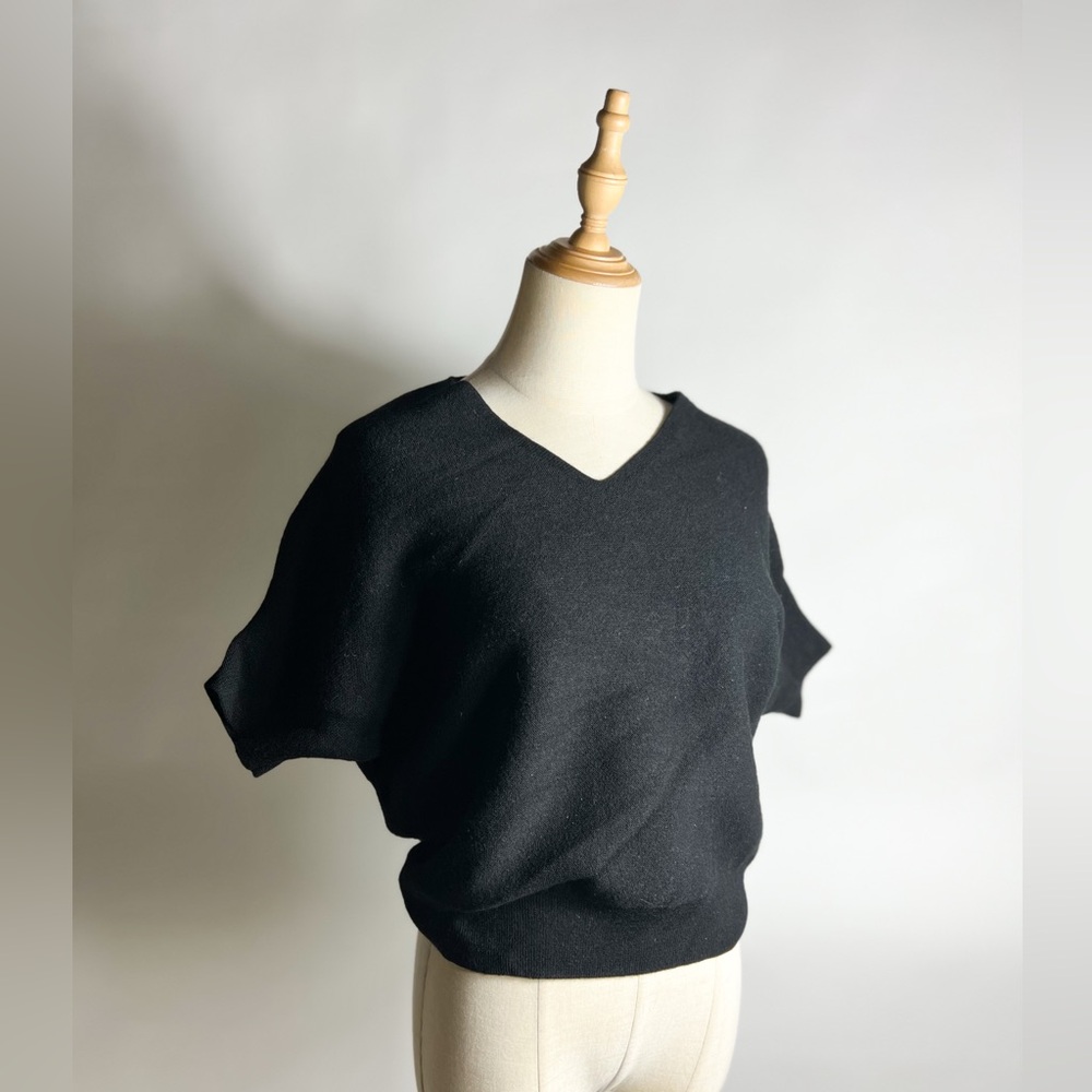 THE RESET Essential V Pullover In Black Merino Wool S/M